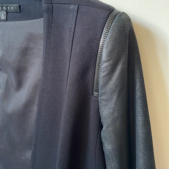 Theory black blazer with leather sleeve - Picture 2 of 5